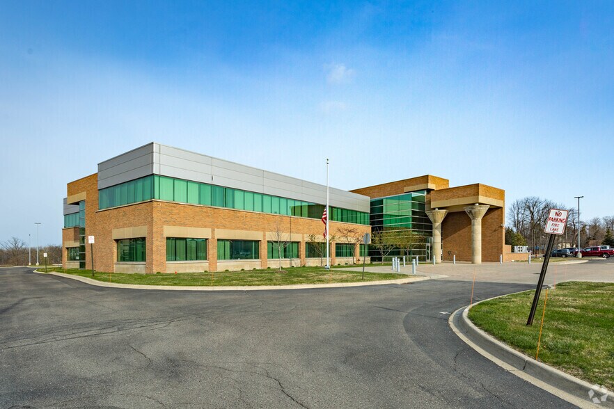 Primary Photo Of 1685 N Opdyke Rd, Auburn Hills Office For Sale
