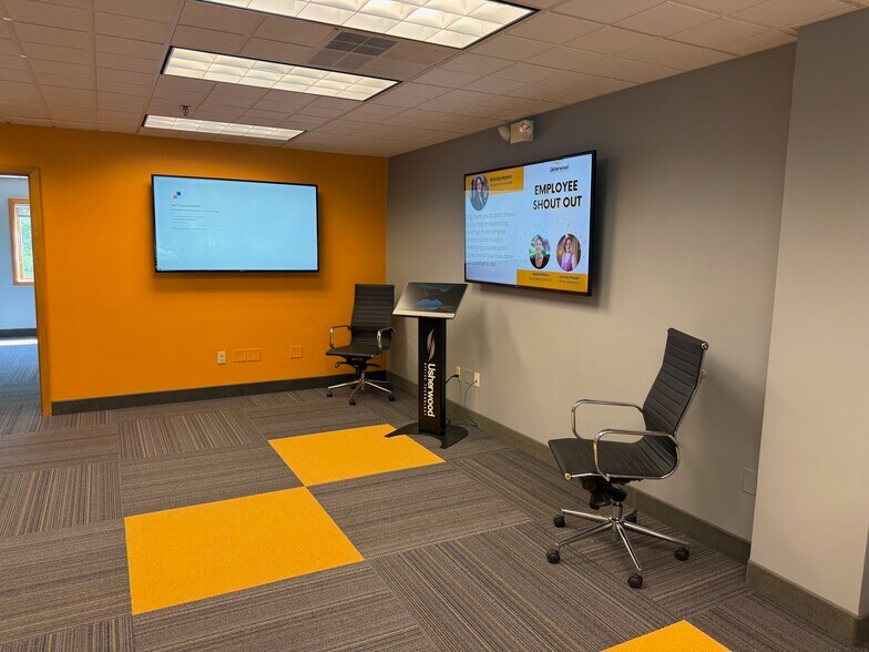 More Photos Of 30 Airport Rd, West Lebanon Office For Lease