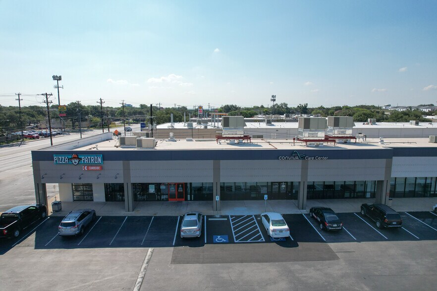 More Photos Of 7959 Fredericksburg Rd, San Antonio Unknown For Lease