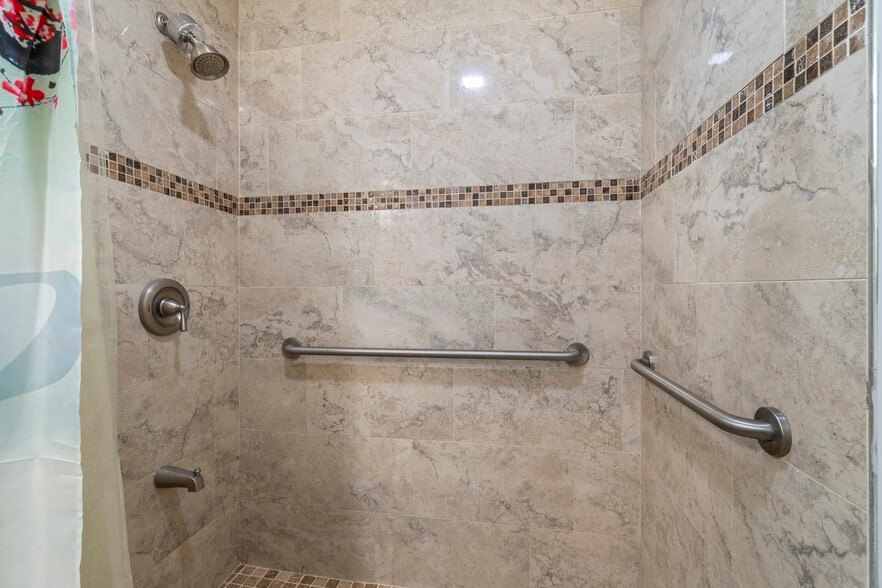 More Photos Of 207 W Wheeler Rd, Seffner Assisted Living For Sale