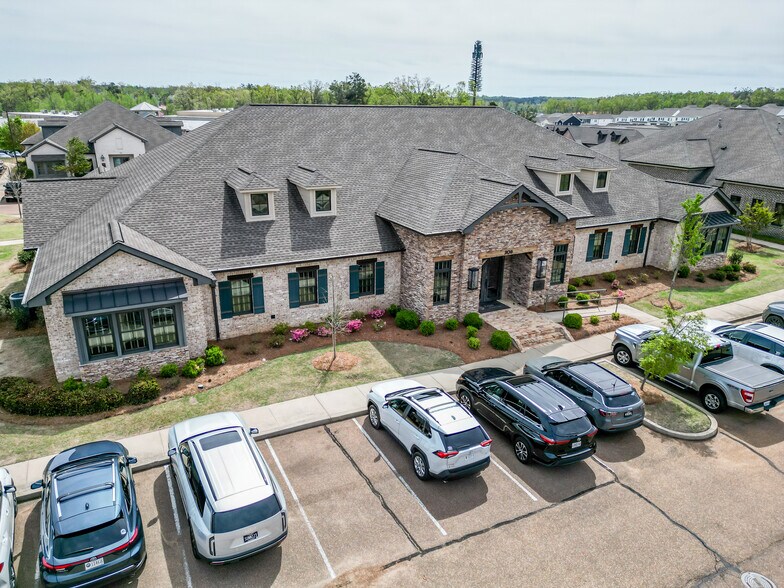 More Photos Of 306 Enterprise Dr, Oxford Office For Sale