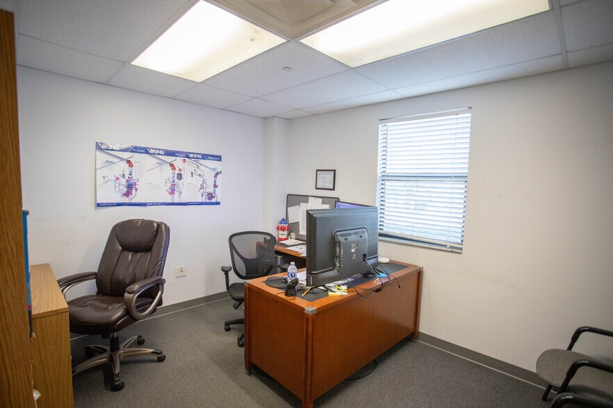 More Photos Of 1205 Crown Park Cir, Winter Garden Warehouse For Sale
