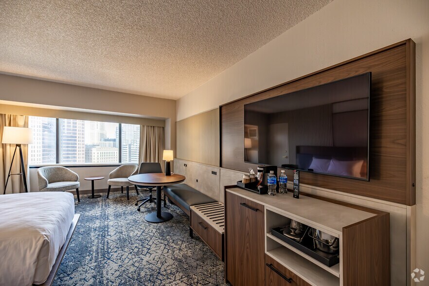 More Photos Of 75 E State St, Columbus Hotel For Sale