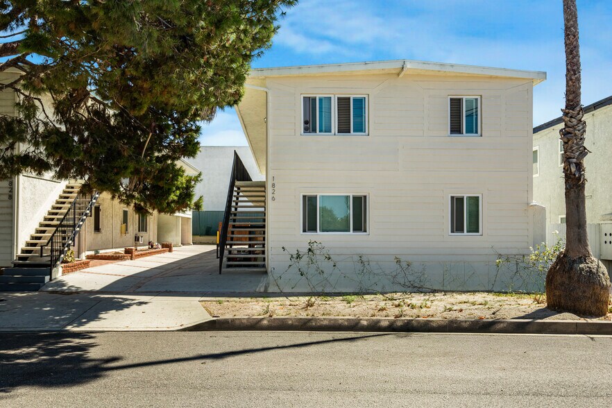 More Photos Of 1826-1828 12th St, Manhattan Beach Apartments For Sale