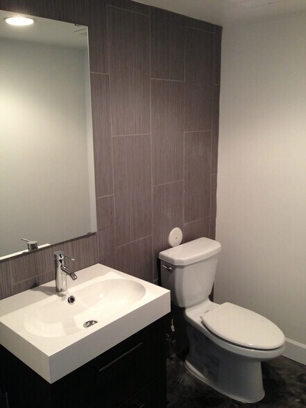 More Photos Of 4331 N 12th St, Phoenix Office Residential For Lease