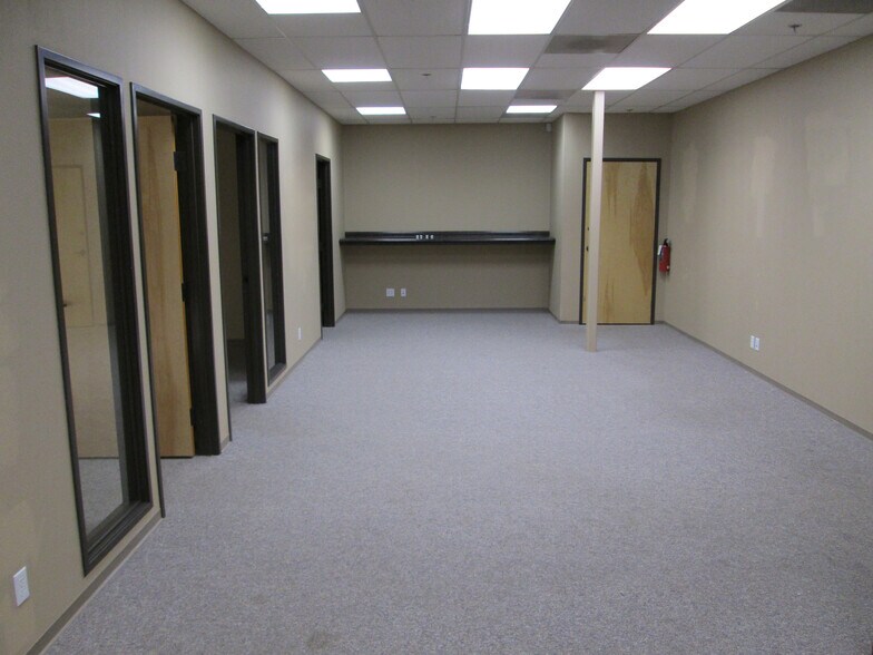 More Photos Of 5570 Skylane Blvd, Santa Rosa Office For Sale