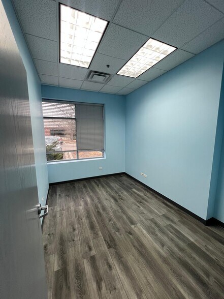 More Photos Of 215 Remington Blvd, Bolingbrook Medical For Lease
