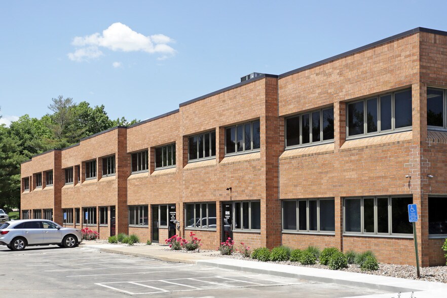 More Photos Of 974 73rd St, West Des Moines Medical For Sale