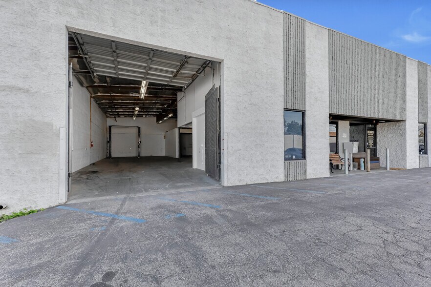 More Photos Of 8010 Wheatland Ave, Sun Valley Manufacturing For Sale