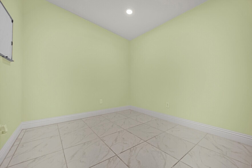 More Photos Of 1610 E Sahara Ave, Las Vegas Storefront Retail Office For Sale