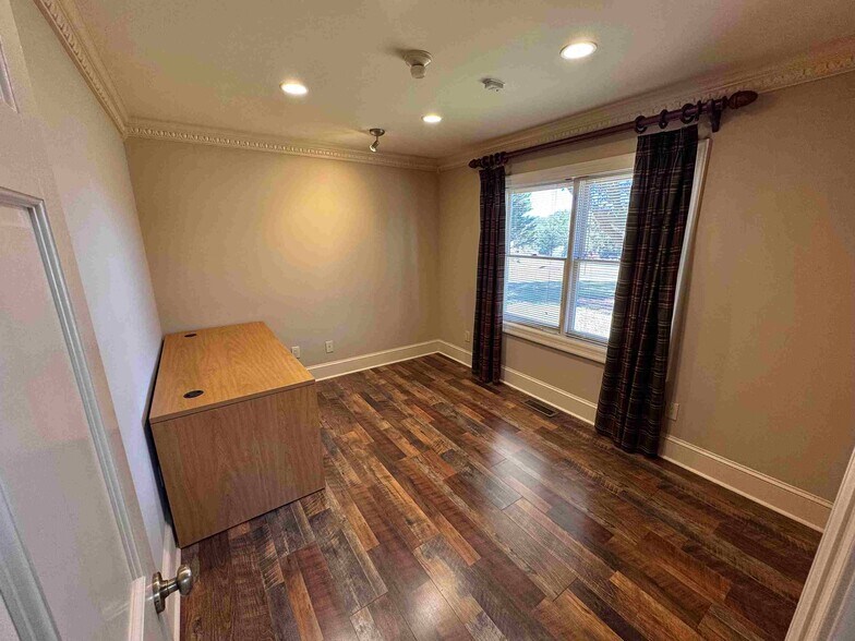 More Photos Of 5297 Cleveland Hwy, Clermont Medical For Lease