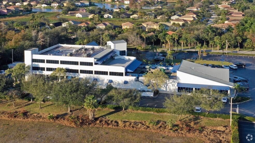 More Photos Of 20170 Pines Blvd, Pembroke Pines Health Club For Lease