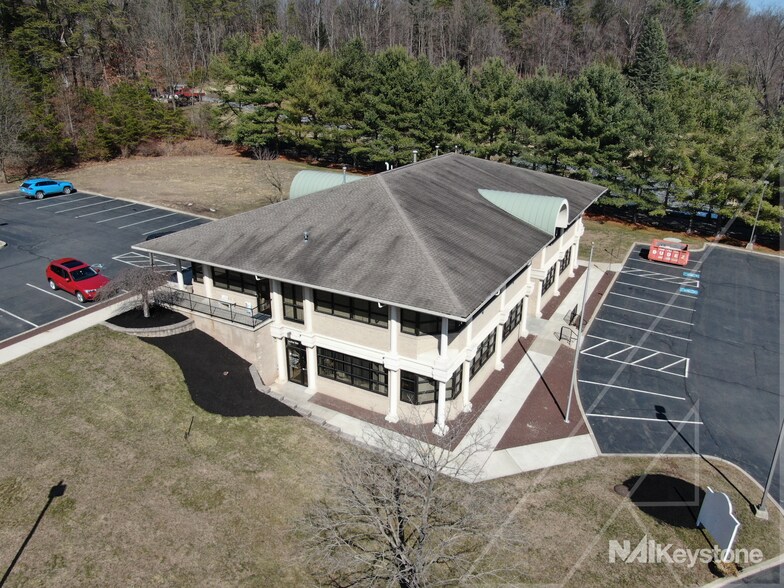 More Photos Of 2433 Morgantown Rd, Reading Office For Lease