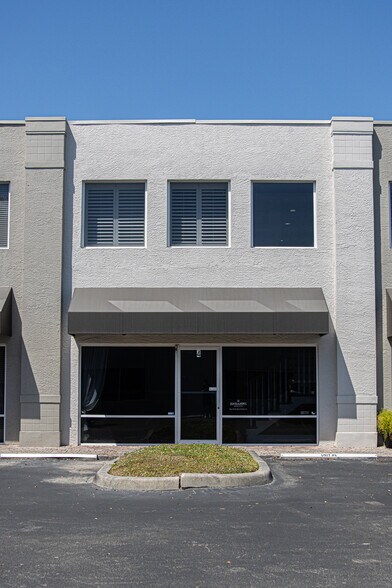 More Photos Of 5405 Taylor Rd, Naples Showroom For Sale