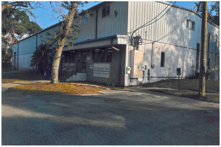 Primary Photo Of 210 Woodland Estates Ave, Ruskin Manufacturing For Sale