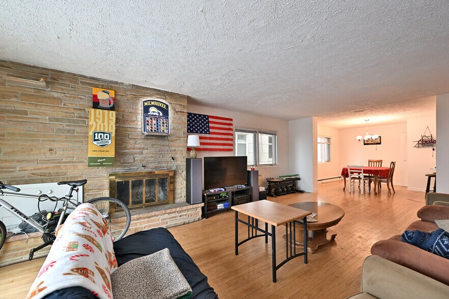 More Photos Of 1321 N Franklin Pl, Milwaukee Apartments For Sale