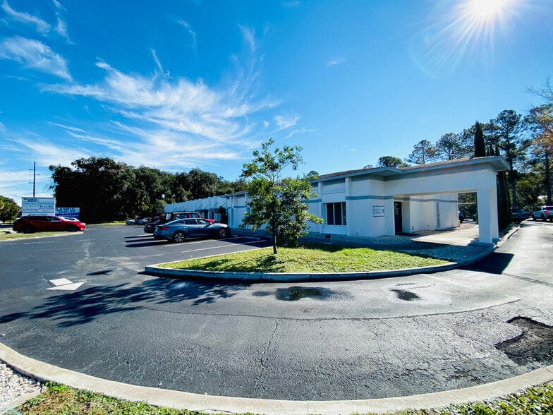 Primary Photo Of 2884-2898 S 8th St, Fernandina Beach Medical For Lease