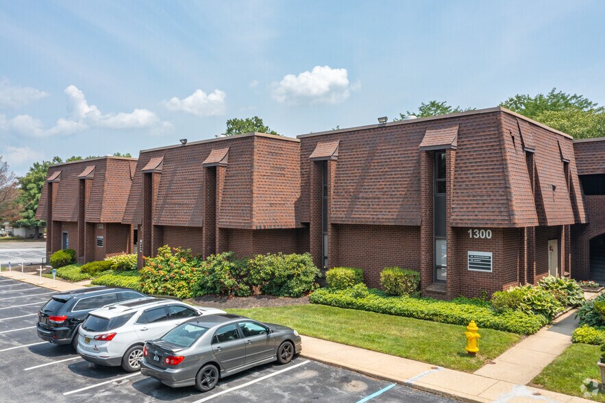 Primary Photo Of 1001-1500 Society Dr, Claymont Office For Lease