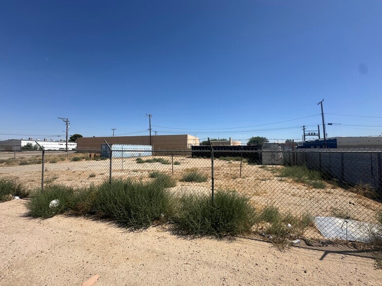 More Photos Of Pillsbury St Vic Trevor, Lancaster Land For Sale