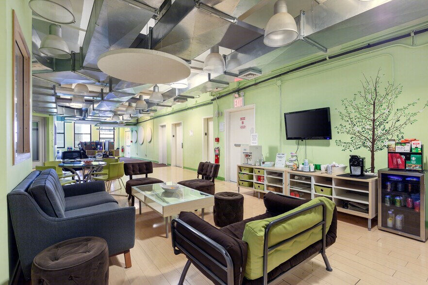 More Photos Of 115 W 45th St, New York Office For Lease