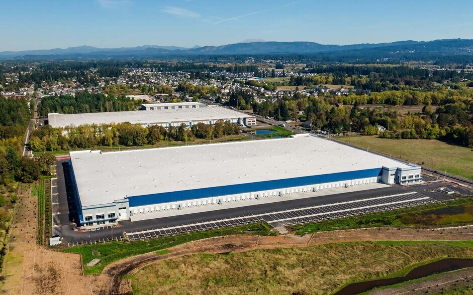 More Photos Of 5500 NE 162nd Ave, Vancouver Distribution For Lease