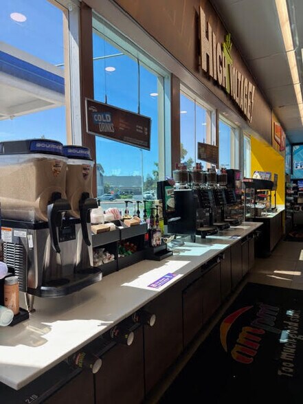 More Photos Of 1020 E Shaw Ave, Fresno Service Station For Sale