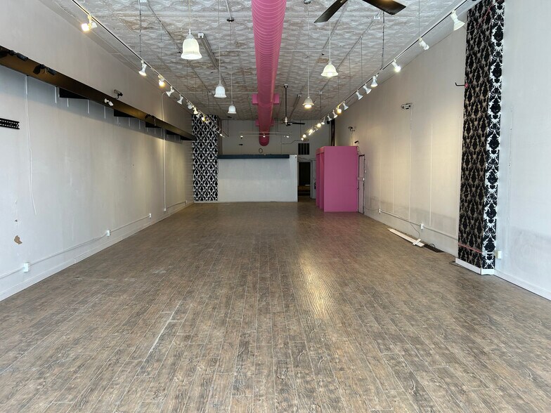 More Photos Of 2936 S Lyndale Ave, Minneapolis Storefront For Lease