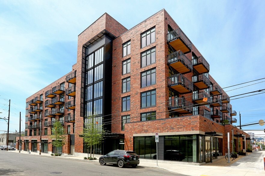 More Photos Of 975 SE 11th Ave, Portland Apartments For Lease