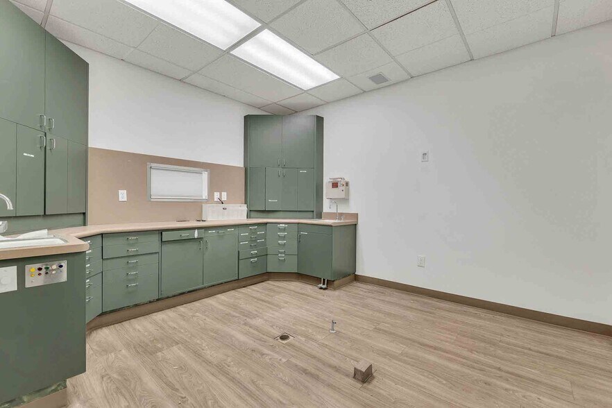 More Photos Of 1755 Erringer St, Simi Valley Medical For Lease