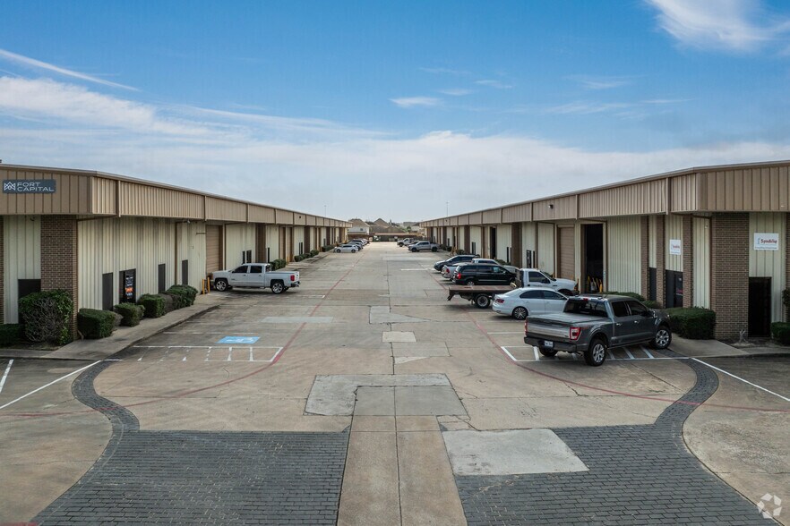 More Photos Of 8807-8815 Emmott Rd, Houston Unknown For Lease