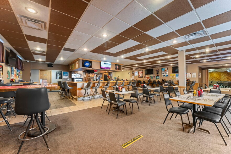 More Photos Of 118 Railroad Ave NE, Mora General Retail For Sale