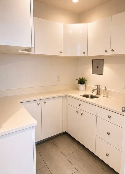 More Photos Of 10-11 49th Ave, Long Island City Storefront Retail Office For Lease