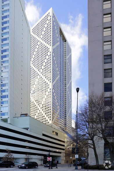 Primary Photo Of 446-448 E Ontario St, Chicago Office Residential For Lease