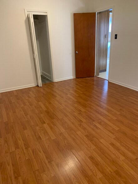 More Photos Of 2058 W 22nd Pl, Chicago Apartments For Sale