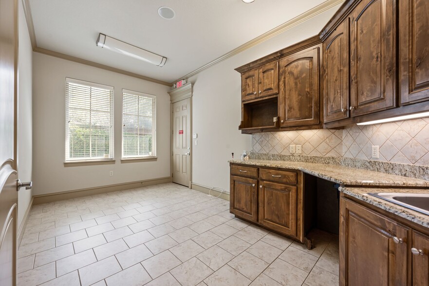 More Photos Of 4603 Colleyville Blvd, Colleyville Office For Sale