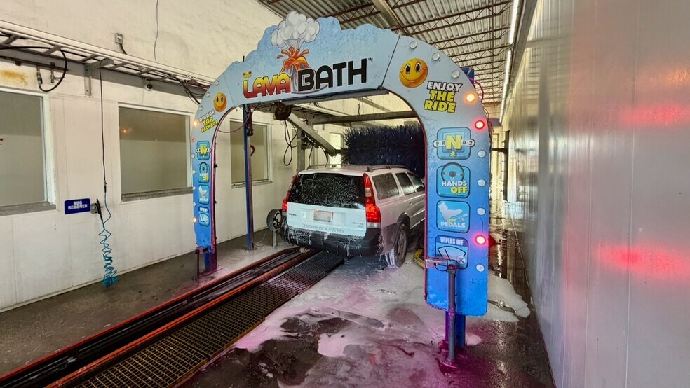 More Photos Of 287 S Indiana Ave, Englewood Freestanding For Sale