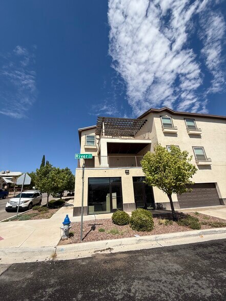 More Photos Of 1400 N Kansas St, El Paso Apartments For Lease