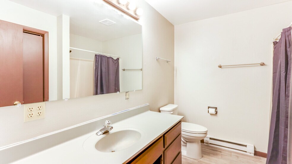 More Photos Of 1418 Main St, Bloomer Restaurant For Sale