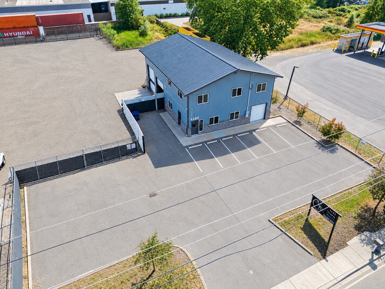 More Photos Of 1287 Valentine Ave SE, Pacific Service For Lease