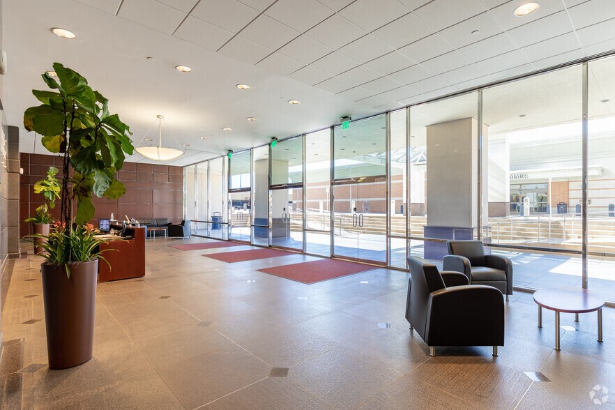 More Photos Of 3000 Riverchase Galleria, Birmingham Office For Lease