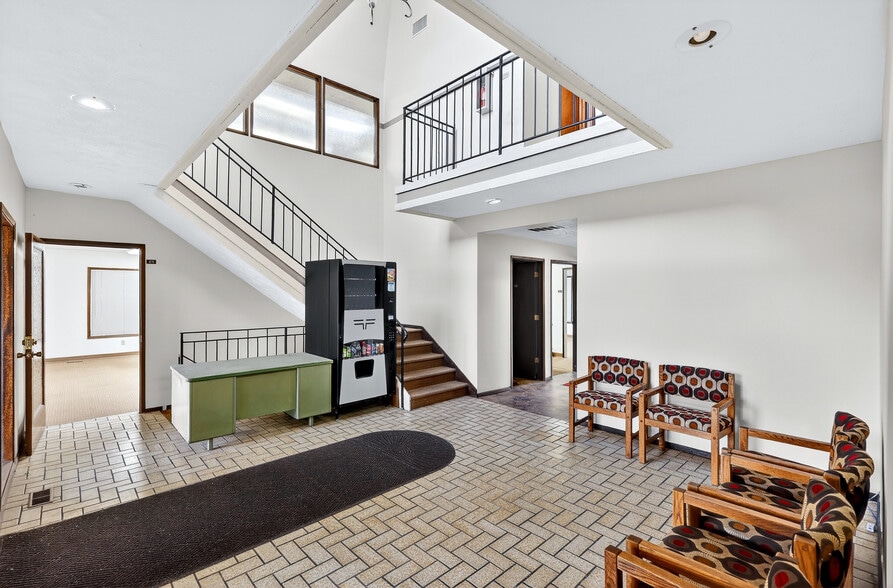 More Photos Of 524 N Mullan Rd, Spokane Loft Creative Space For Sale