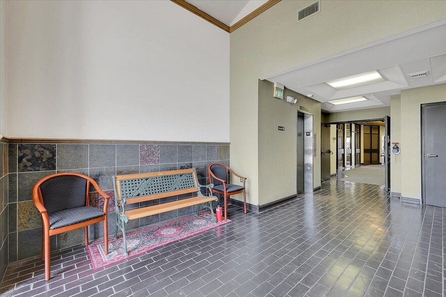More Photos Of 423 4th St, Marysville Office For Sale