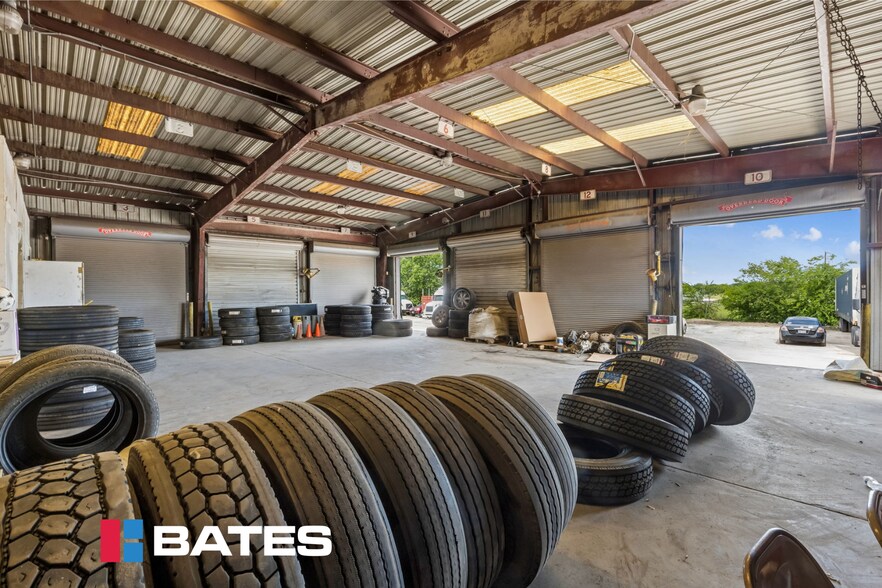 More Photos Of 1801 Commerce St, Garland Distribution For Sale