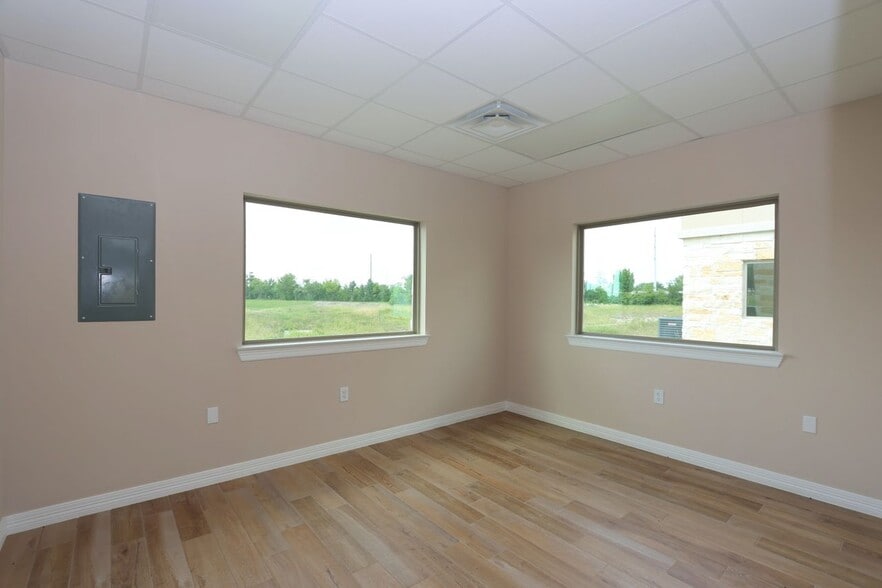 More Photos Of 16310 State Highway 249, Houston Showroom For Sale