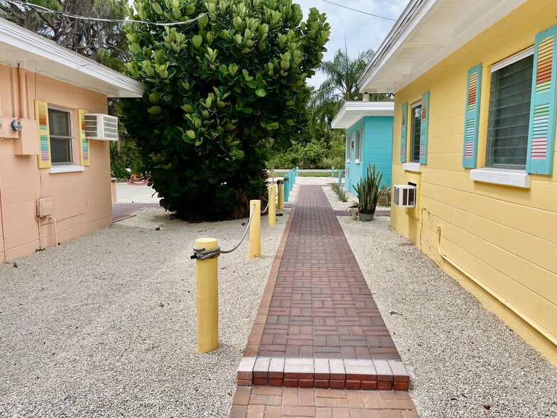 More Photos Of 1900 Manasota Beach Rd, Englewood Apartments For Sale