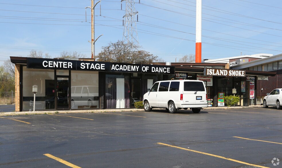 More Photos Of 186-192 Skokie Valley Blvd, Highland Park Unknown For Lease