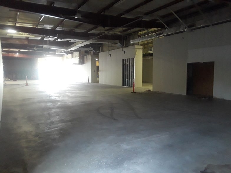 More Photos Of 1310 S Commerce St, Harlingen Office For Sale