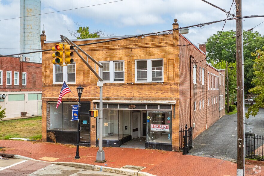 More Photos Of 196-198 E Broadway, Salem Storefront Retail Residential For Lease