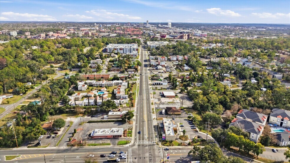 More Photos Of 1950 W Pensacola St, Tallahassee Fast Food For Lease