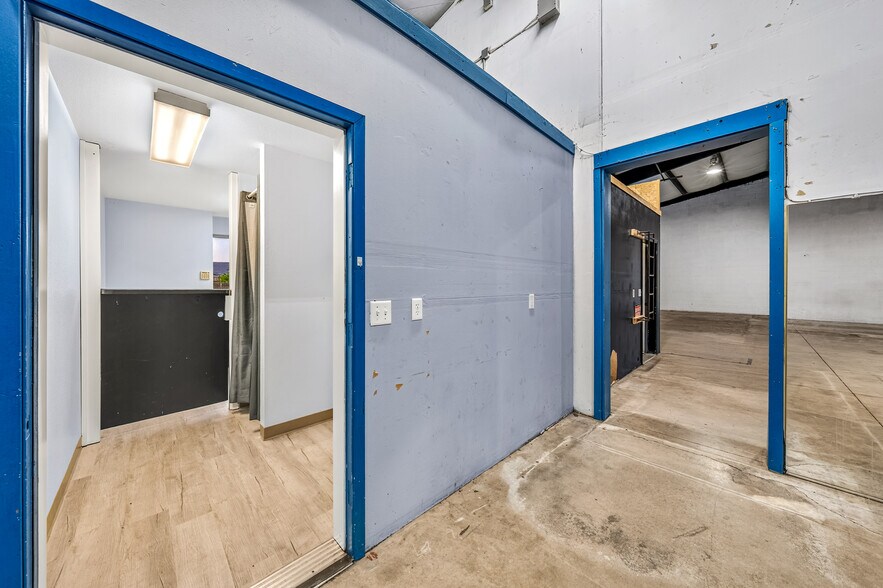 More Photos Of 729 Welch St, Medford Warehouse For Sale